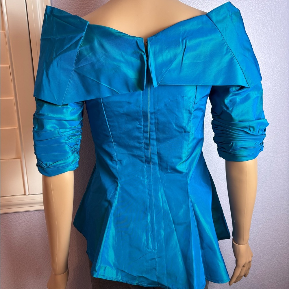 Dramatic Statement Shoulder Elegant Off-Shoulder … - image 5